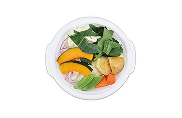 「温野菜サラダ(バジルマヨソース付)」(299円)。野菜の甘味にバジルマヨソースがマッチ！
