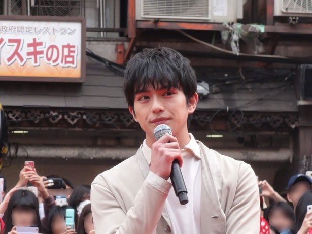 大阪の印象を暖かいと語った真剣佑