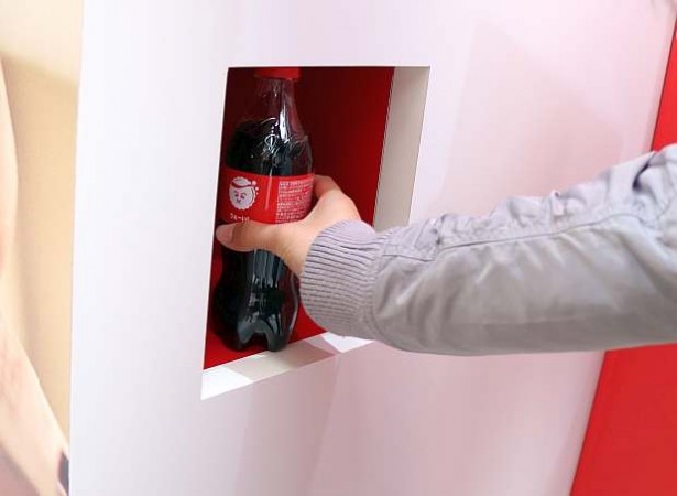 画像10 13 世界に1つの コカ コーラ スタンプボトルが人気 ウォーカープラス