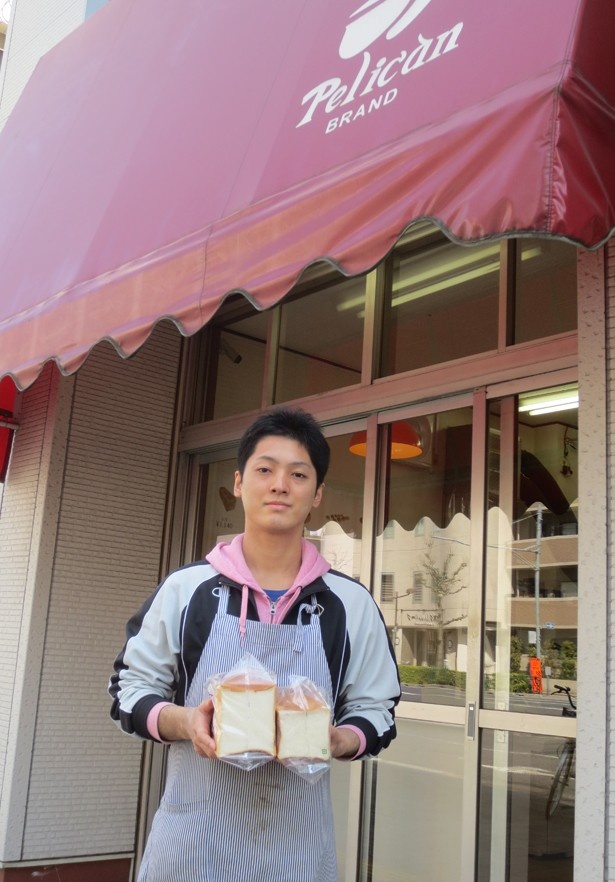 「ペリカン」の4代目店主・渡辺陸さんは、28歳の若旦那。「最近はカフェが増えました」と蔵前エリアの移り変わりを語ってくれた