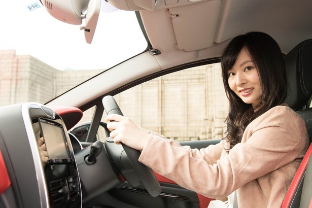 「この位のサイズが、一番運転しやすいと思います」と語る榊原さん
