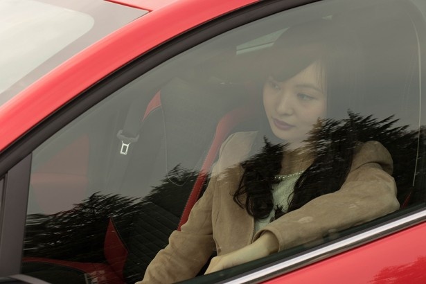 ふとした日常もドラマチックに見えてしまうのは、フランス車だからだろうか？