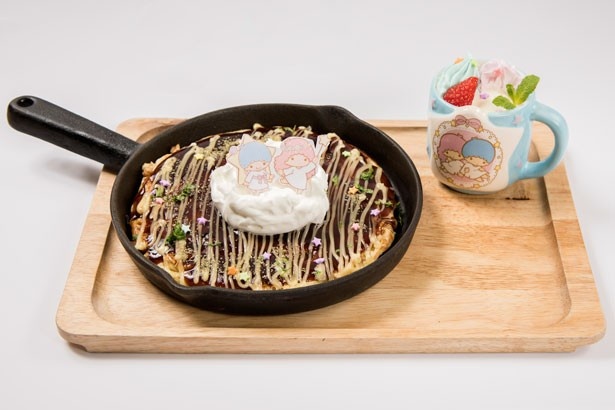 パンケーキの中にグラノーラ、ココナッツロングが入った「お好み焼きみたいな？びっくりパンケーキ～オリジナルマグカップ付き～」