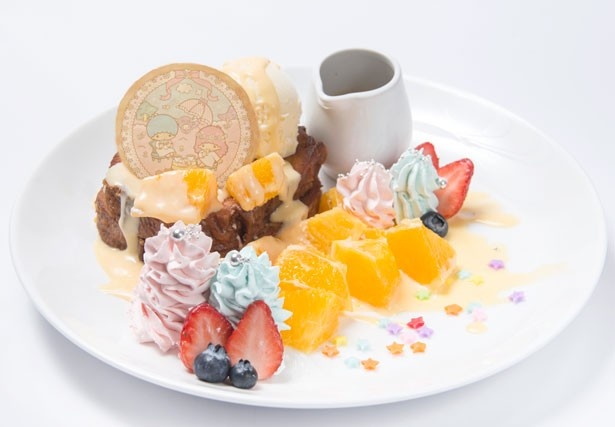 「キキ＆ララのオレンジフレンチトースト～ジンジャー風味のアングレーズソース～」(税抜1380円)は、冷たいアイスクリームとの相性も抜群