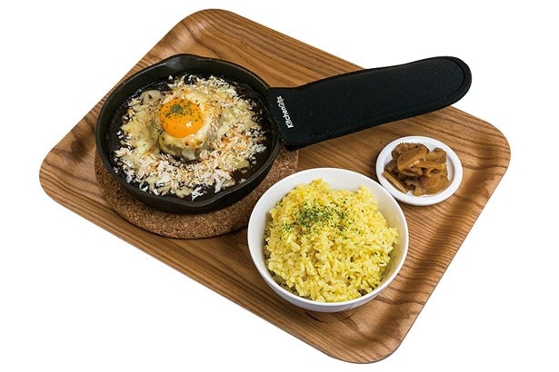 スパイシーな味がクセになる「門司港の丸たま焼き黒カレー」(637円)/おこめとかれぇ野菜研究室 Rice