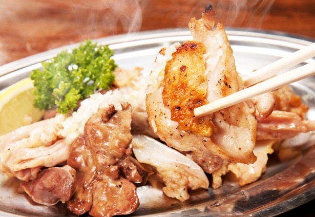 宮崎から空輸で届く 下北沢に若鶏専門の焼鳥店が登場 ウォーカープラス