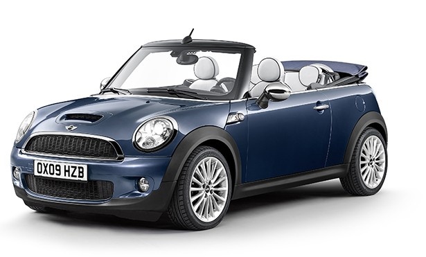 【写真を見る】MINIの最新コンバーチブルで横浜の風を感じよう！
