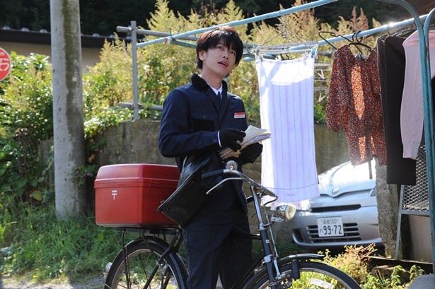 郵便局で働く「僕」に突如異変が!