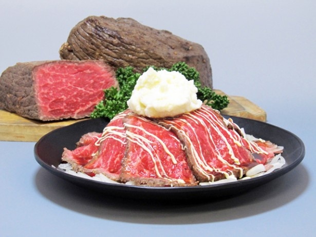 鉄板肉酒場 二代目 亀田精肉店「エアーズロック・ローストビーフ」