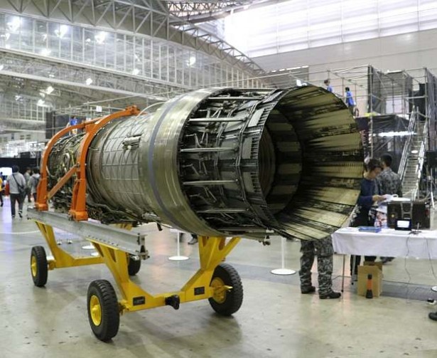 【写真を見る】現役戦闘機「F-15J/DJ」のジェットエンジンも！