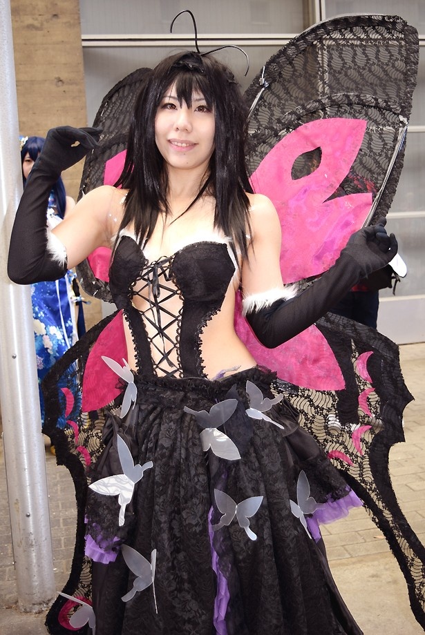 「アクセル・ワールド」の黒雪姫に扮する かずはさん