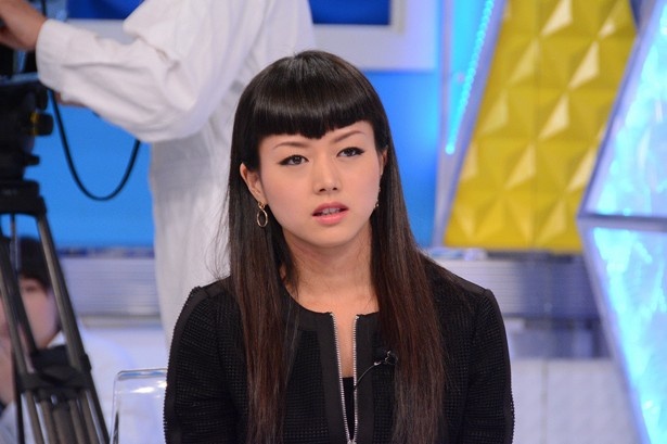 「ナカイの窓」に初出演の祐真キキが海外ドラマ事情