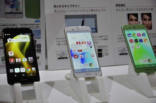 IGZO液晶搭載で、まるで指に吸いつくようにスクロールできるAQUOS ZETA（SH-04H）