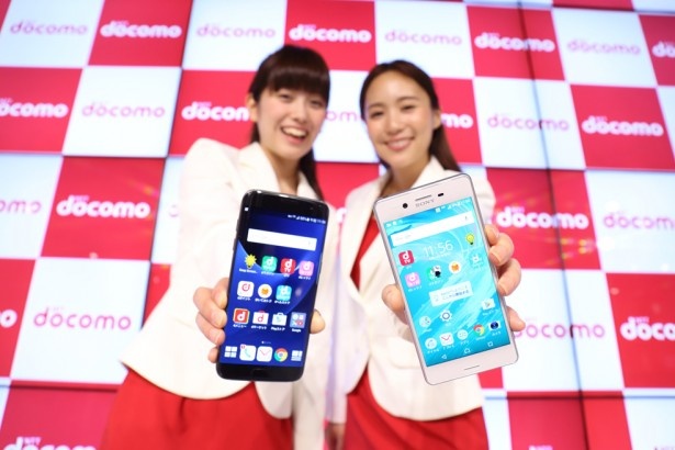 夏の本命スマホに推したい！Galaxy S7 edge(左）、Xperia X Performance(右）