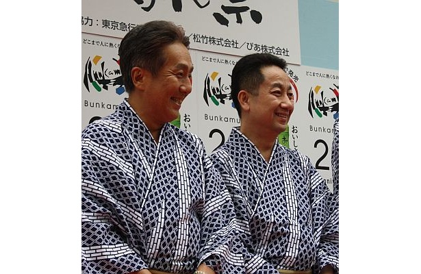 なじみの人が多いらしく、ご機嫌の様子