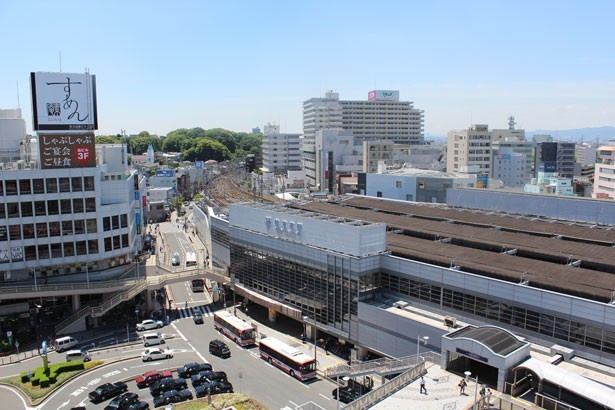 8階のテラス席から見える枚方市駅の景色