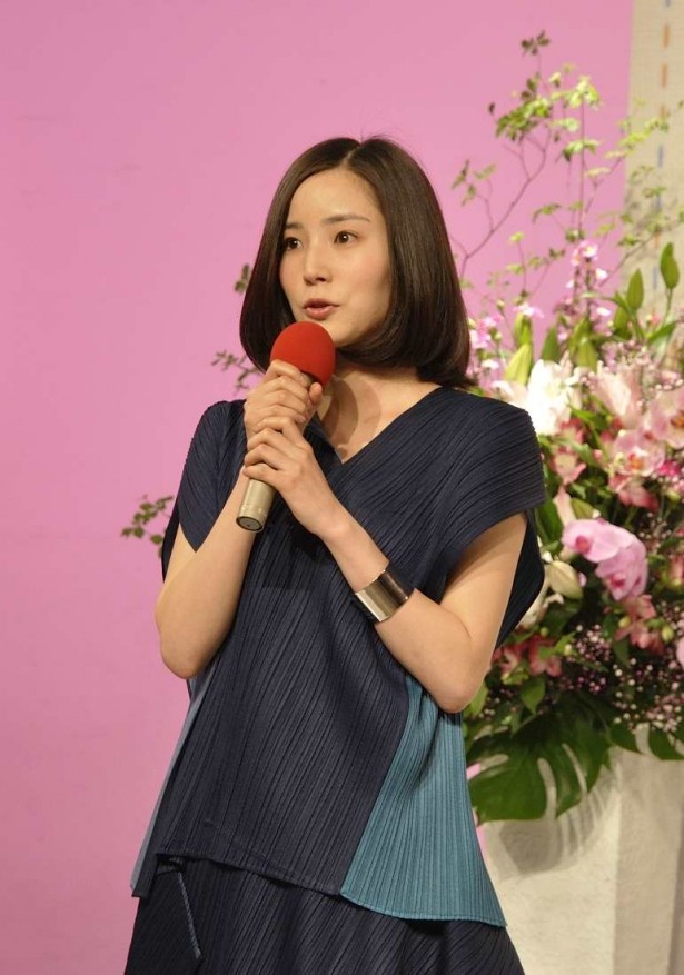 ヒロインの姉・ゆりを演じる連佛美沙子。おっとりしたすみれとは正反対の、さばさばした性格で妹を支える