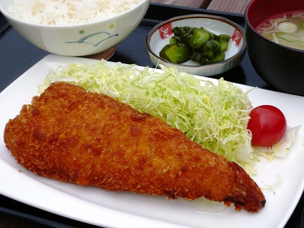 肉厚のほっけフライがうれしい「北海道ほっけフライ定食」(680円)