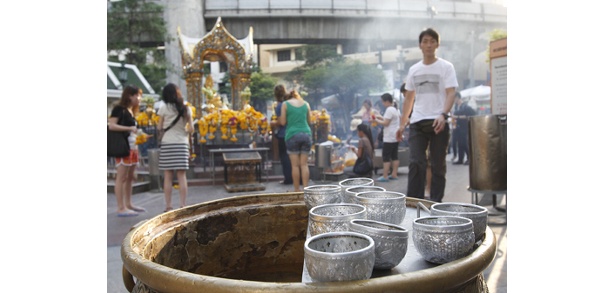 タイは上座部仏教の国。そういえば、似たようなものを仏教徒の多い日本でも・・・