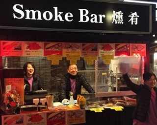 道頓堀で餅つきチャリティーイベントを開催