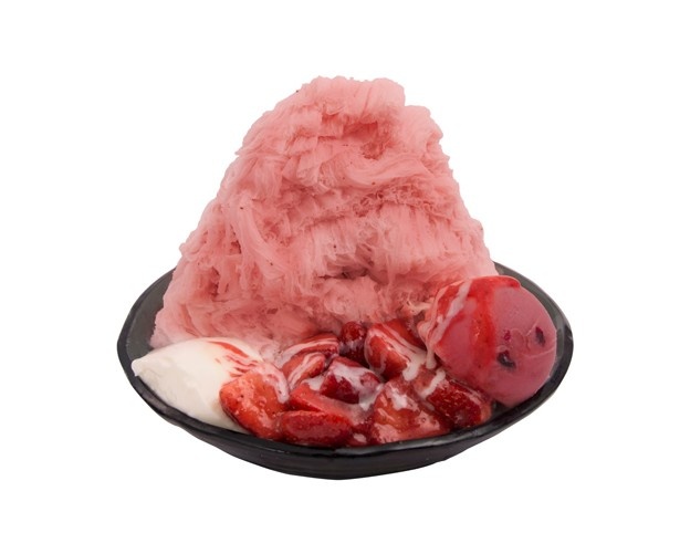 甘酸っぱくて跡をひく味わいの「イチゴかき氷」(1400円)