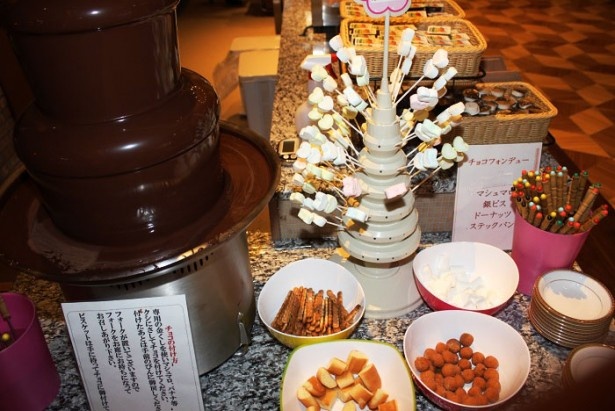 思わずテンションがあがるチョコレートフォンデュも用意されている