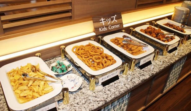 ポテトフライやオニオンリング、から揚げなど、キッズメニューも充実のラインアップ