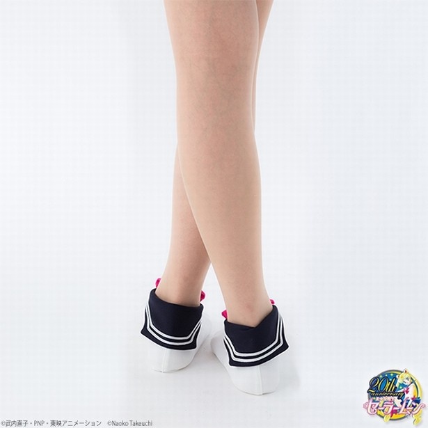 後ろから見てもセーラー襟がちゃんと付いてる！
