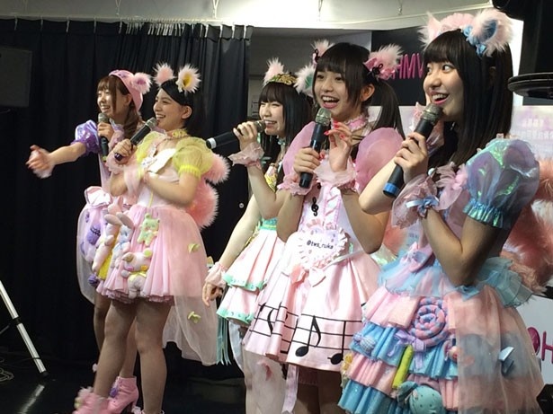 HMV三宮VIVREでアルバム発売記念イベントを行った「わーすた」