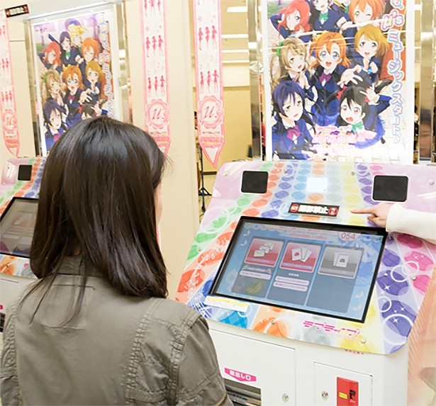 アーケード版では、メンバーが描かれたカードを作成することも可能！
