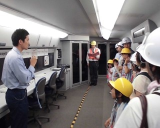 鉄道ファン憧れのドクターイエロー見学ツアー