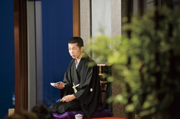日本料理「梢」では柳家三三氏の一席も