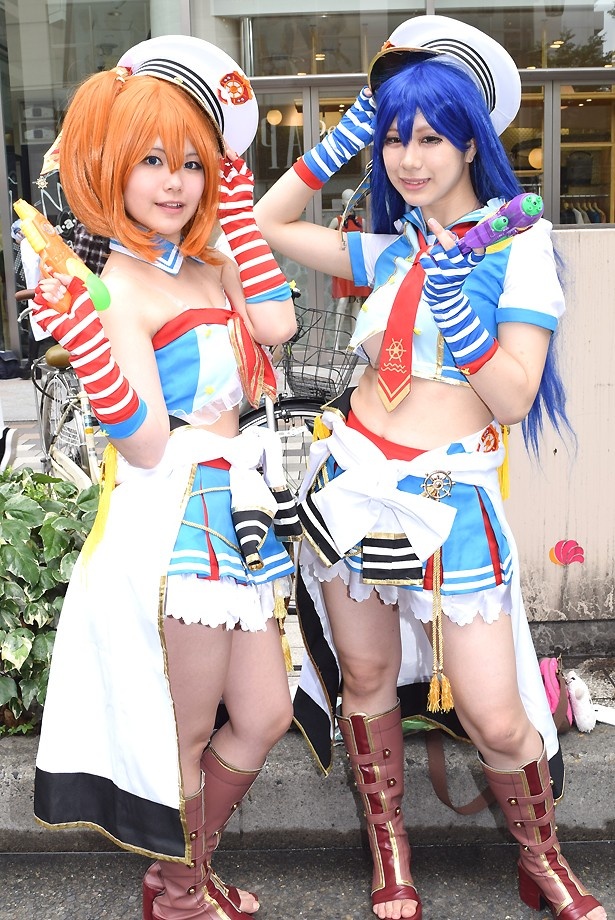 「ラブライブ！」の高坂穂乃果(左：なみぽさん)と、園田海未(右：ぽかりすえったーさん)