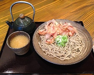 日本各地から集結したそばと日本酒を存分に堪能
