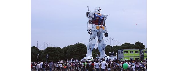 レインボーブリッジと、左端に小さく東京タワーも入っているのがわかるかな？