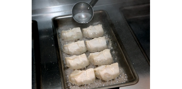 途中水を足して蒸し焼きにしながら焼く