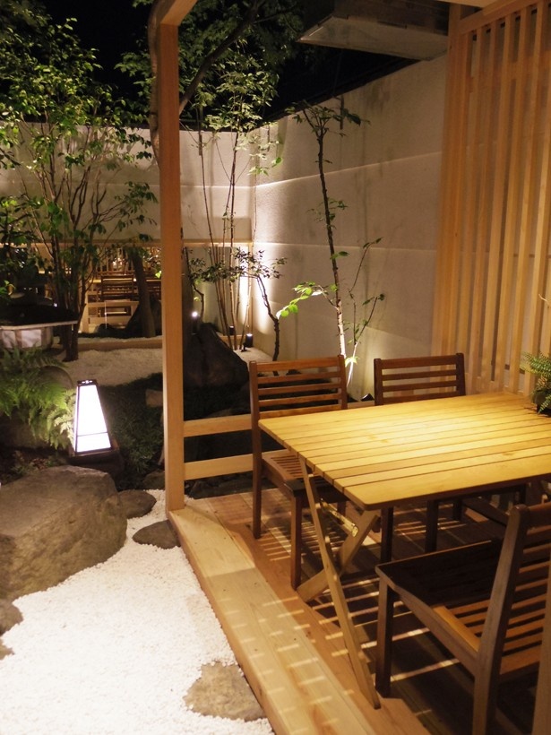 お店奥にはテラス席が