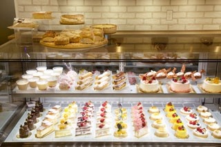 辻調のパティシエ教員が作る洋菓子店がオープン