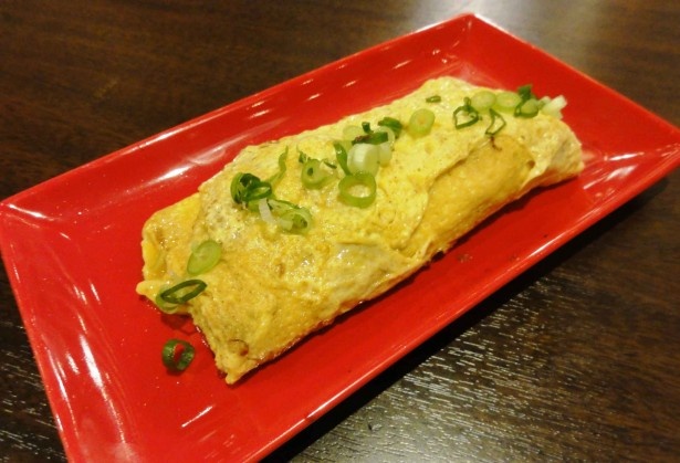 「牛しぐれ煮のとろとろ出汁巻き玉子」（500円）は和風の味わい