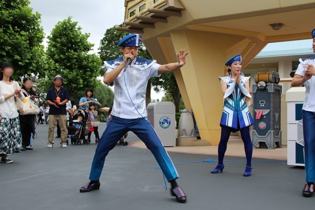 【写真を見る】ダンスをしながらヒューマンビートボックスを披露！/オーパス・ファイブ