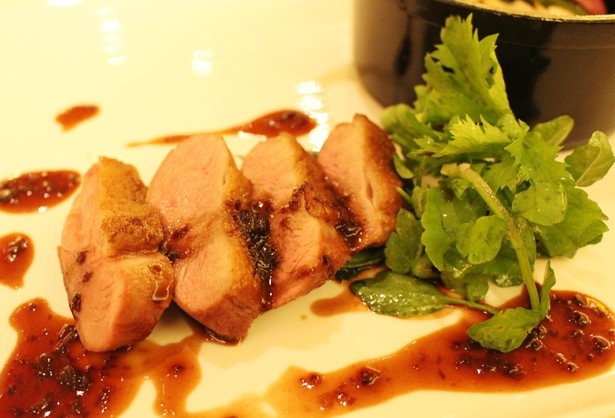 鴨胸肉のローストは驚きの柔らかさ！