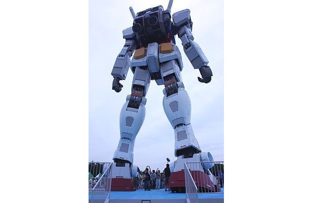 後姿も格好いい！