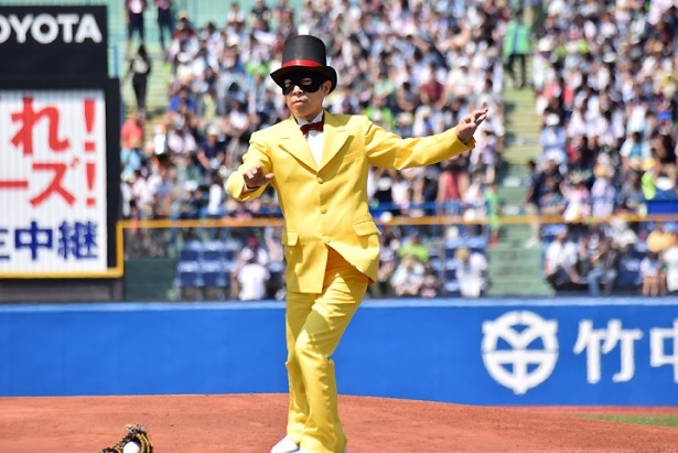 【写真を見る】キレのあるパフォーマンスで会場を沸かす怪盗ナゲッツ