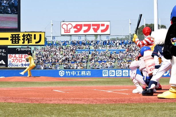 謎の新球“ナゲッツボール”を披露