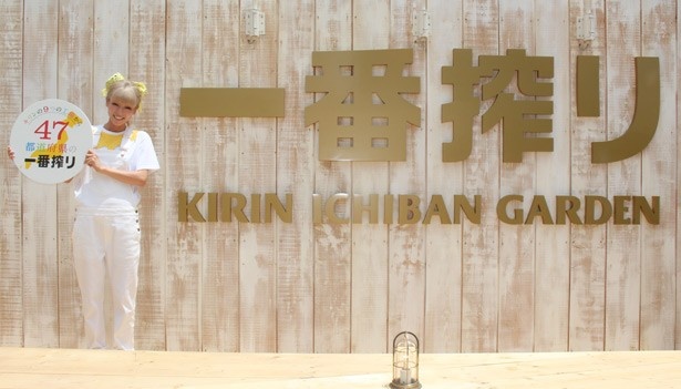 キリン一番搾りガーデン 東京店は、木の温もりを感じる空間も魅力