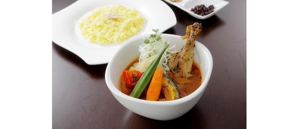 東京の行列カレー店がセンター北に復活！