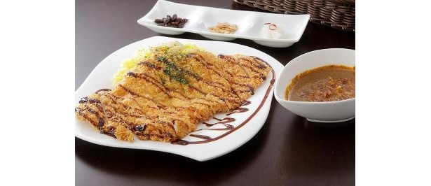 チキンの大きさも話題のチキンカツカレー￥1100