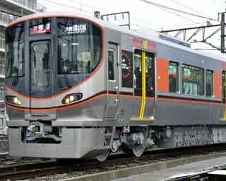 大阪環状線に新型車両！「323系」車内などお披露目