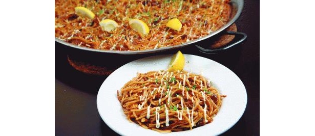 魚介のうま味をたっぷり染みこんだ｢パスタパエリア｣(600円/スペイン料理 エル・ボガバンテ 346)