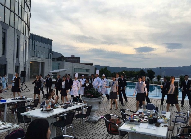 「PRINCE ALL STARS」によるダンスパフォーマンス。一緒に踊りだしたくなる楽しさだ
